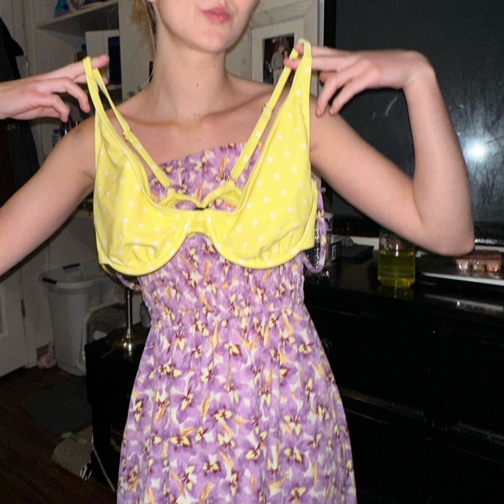 XL yellow and white polkadot bathing suit top